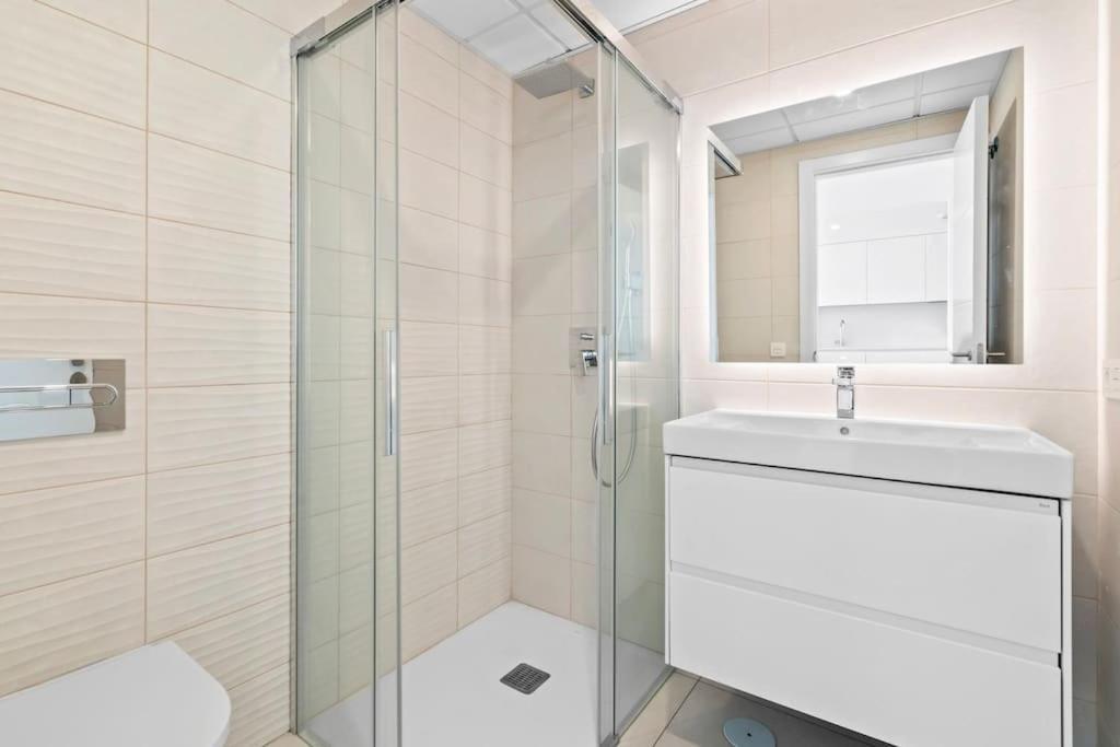 Luxury 2 Bedroom Apartment Walk To Beach Rdr423 Marbellac Extérieur photo