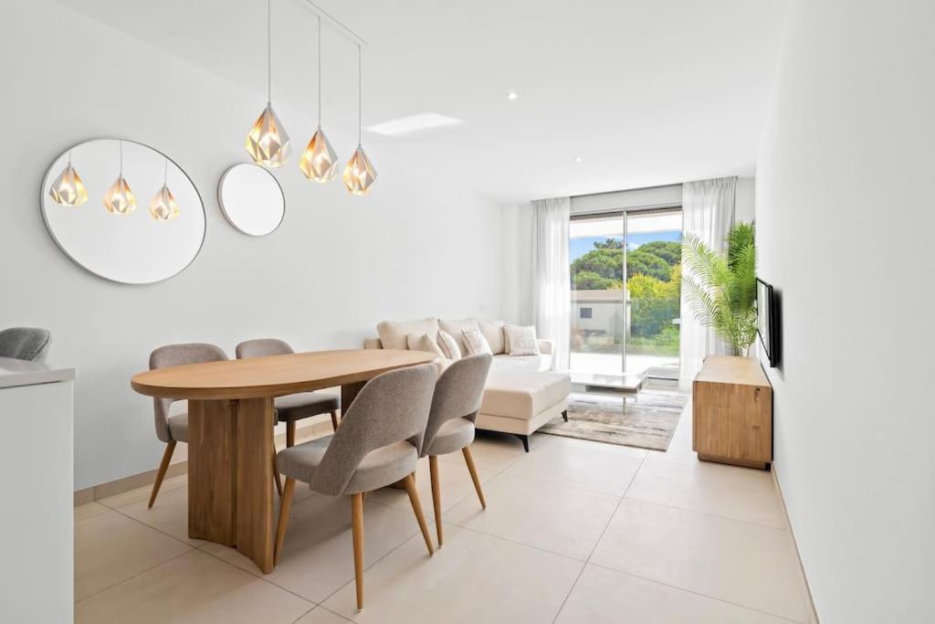 Luxury 2 Bedroom Apartment Walk To Beach Rdr423 Marbellac Extérieur photo